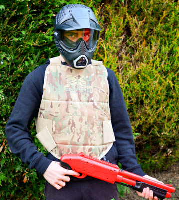 Full head protection and body armour for junior paintball
